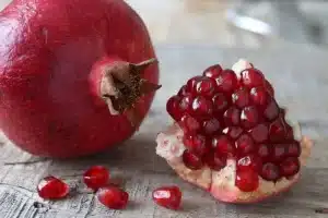 Granaatappel: geschiedenis, herkomst, gebruik in de keuken + 3 recepten voor gezonde toetjes