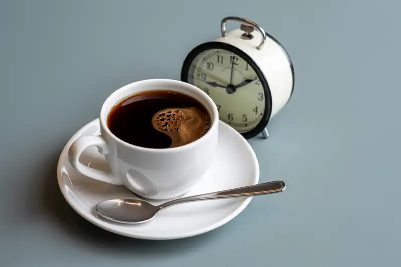 Waarom je eigenlijk na 12 uur geen koffie meer moet drinken