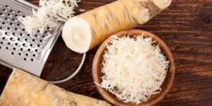 Gezondheidsvoordelen en Gebruik van Mierikswortel: Recepten en Tips