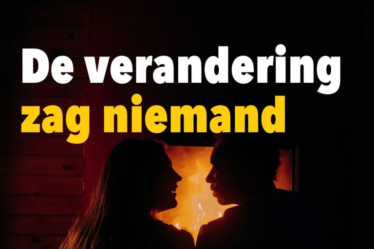 Twee mensen zitten tegenover elkaar bij een open haard, hun profielen afgetekend tegen het vuur